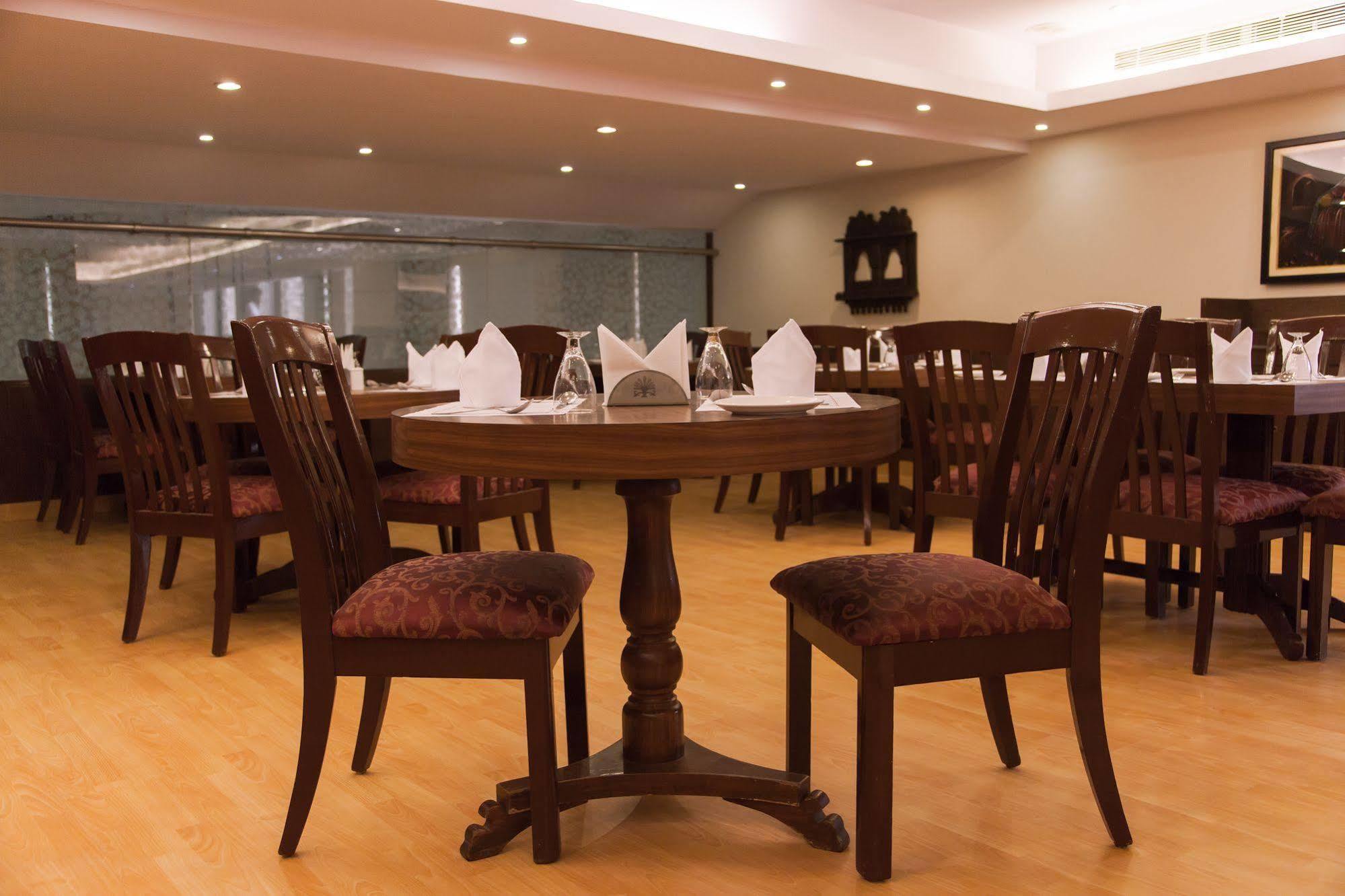 Mapple Abhay Jodhpur Hotel Jodhpur  Bagian luar foto
